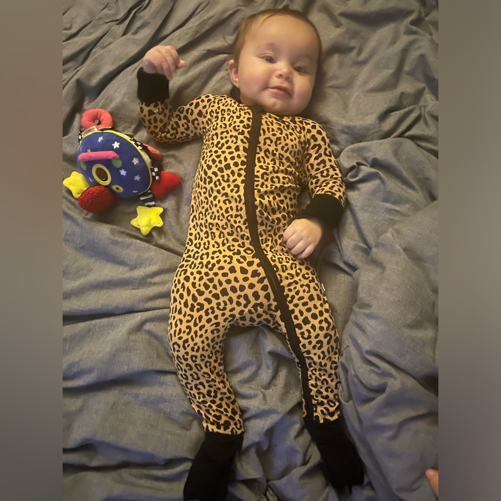 Little Sleepies bamboo leopard print convertible footie size 6-12 months